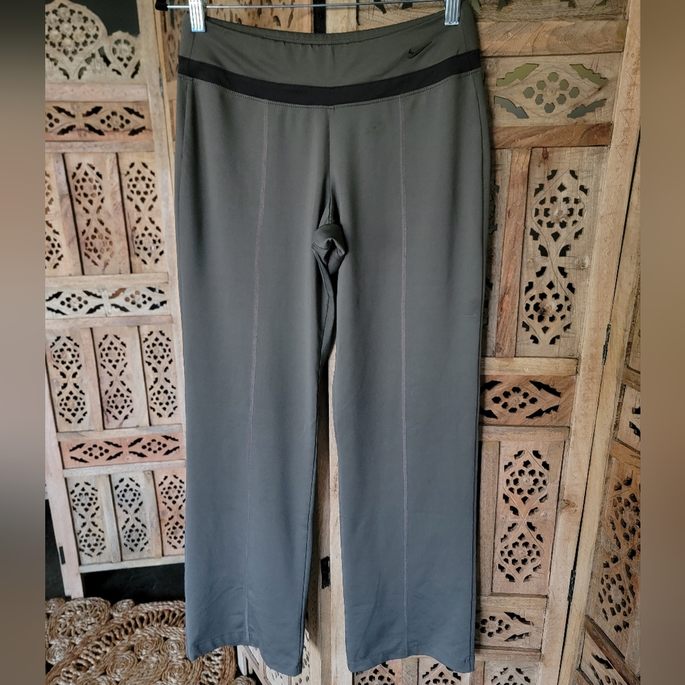 Nike Women’s Performance Straight Leg Training Pant Sz Med